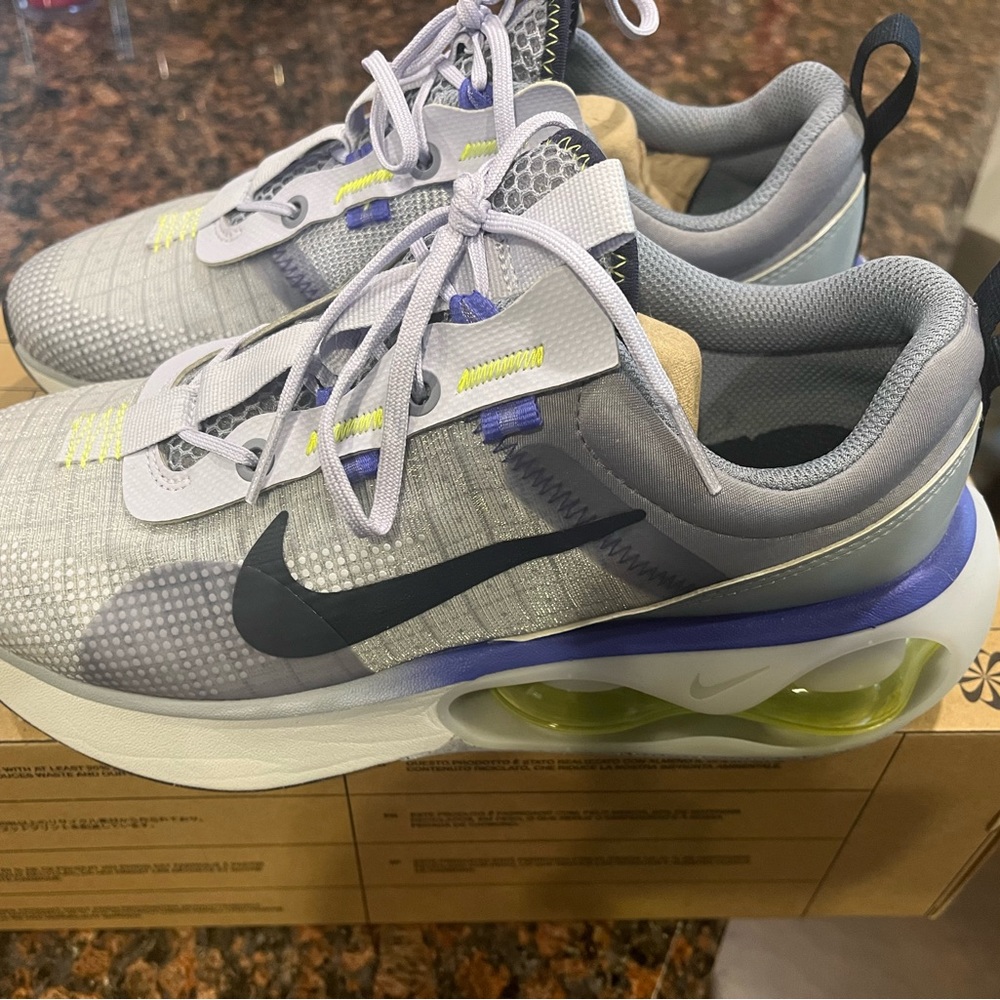 Nike air max 2021.  Youth 6.5.  Women’s 8